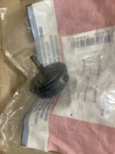 Briggs & Stratton 394281S Carburetor Primer Bulb NOS New Genuine OEM (6922737418423)
